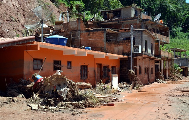 [corrego_dantas_enchente3[1].jpg]