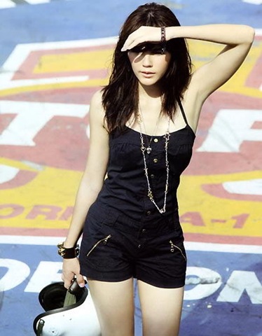 [Choompoo_Araya_Thai_hot_actress_2[4].jpg]