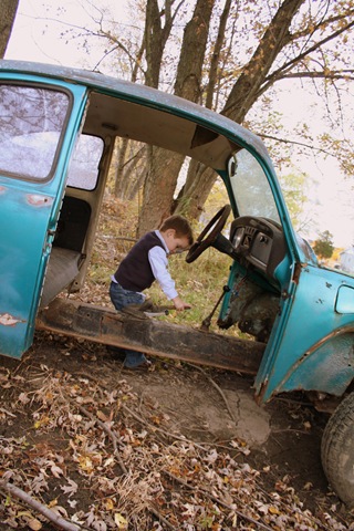 [Brodys3rdBirthdayPictsAutomobiles-1[2].jpg]