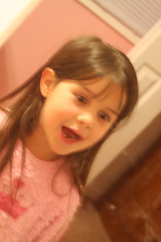[KyliesLostTooth-2[2].jpg]