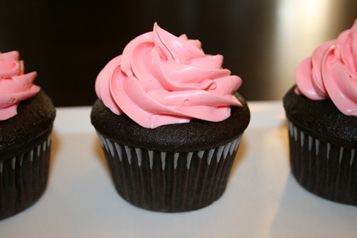 [strawberry-cupcakes-ed[4].jpg]
