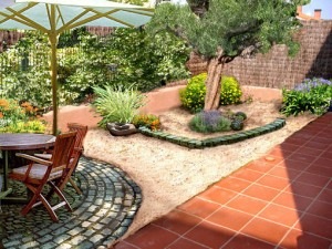 [decorar-un-jardin-rustico-300x225[4].jpg]