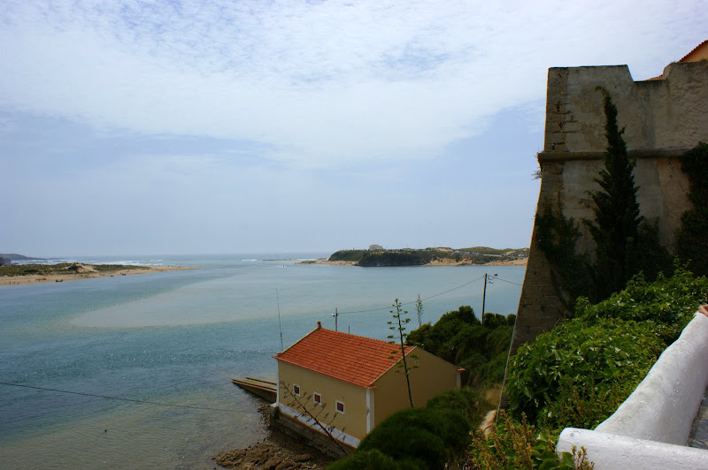 Milfontes, o rio Odemira e o mar