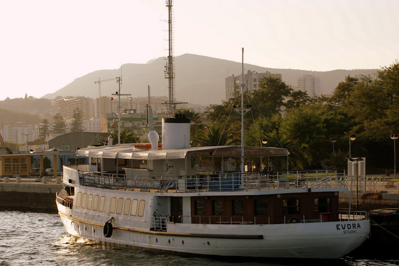 Setúbal, vistas desde o rio Sado, o Évora
