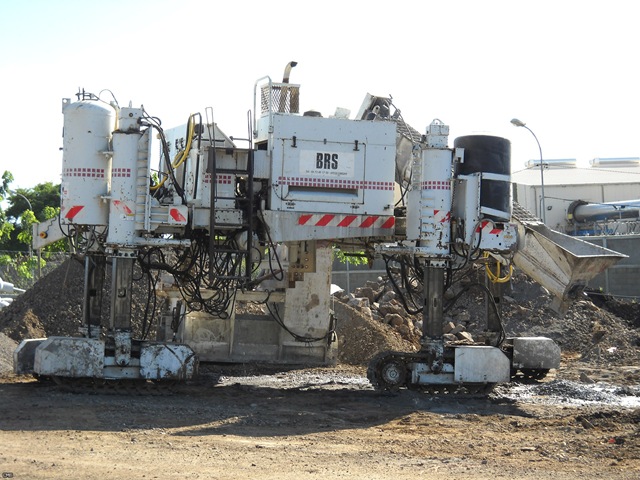 Gomaco Gutter Paver