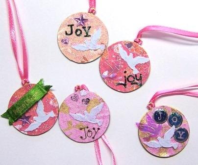 [pink-christmas-deco-for-blog[2].jpg]