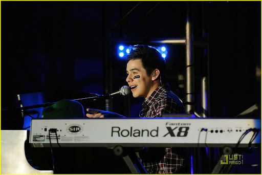 MIAMI BEACH, FL - FEBRUARY 03:  David Archuleta performs at the 3rd Annual Jordin Sparks Experience at Eden Roc Renaissance Miami Beach on February 3, 2010 in Miami Beach, Florida.  (Photo by Vallery Jean/Getty Images)