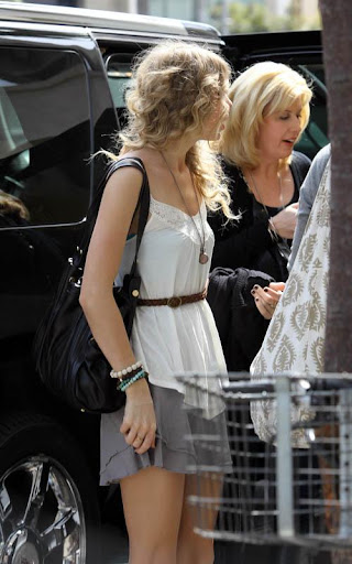 taylor-lunch-032410-17.JPG