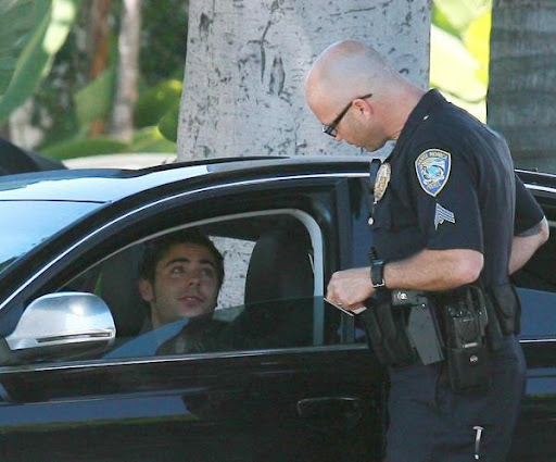 zac-efron-illegal-turn (2).jpg