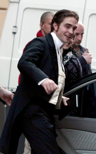 robert-pattinson-040910-3.JPG