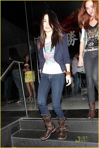 39400, LOS ANGELES, CALIFORNIA - Friday April 9, 2010. Miranda Cosgrove, "iCarly" actress, leaves Katsuya in Hollywood after having dinner with a friend. Photograph: © Hellmuth Dominguez, PacificCoastNews.com **FEE MUST BE AGREED PRIOR TO USAGE** **E-TABLET/IPAD & MOBILE PHONE APP PUBLISHING REQUIRES ADDITIONAL FEES** UK OFFICE:+44 131 557 7760/7761 US OFFICE:1 310 261 9676
