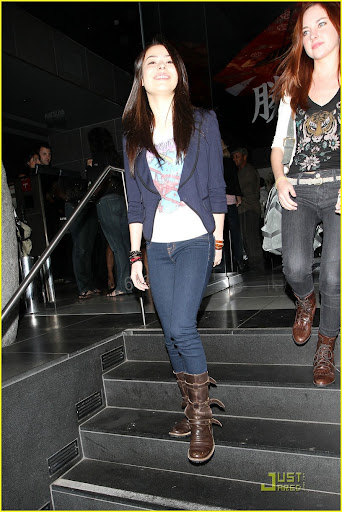 39400, LOS ANGELES, CALIFORNIA - Friday April 9, 2010. Miranda Cosgrove, "iCarly" actress, leaves Katsuya in Hollywood after having dinner with a friend. Photograph: © Hellmuth Dominguez, PacificCoastNews.com **FEE MUST BE AGREED PRIOR TO USAGE** **E-TABLET/IPAD & MOBILE PHONE APP PUBLISHING REQUIRES ADDITIONAL FEES** UK OFFICE:+44 131 557 7760/7761 US OFFICE:1 310 261 9676