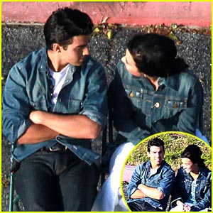 joe-jonas-demi-lovato-shoot.jpg