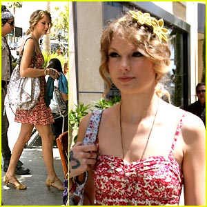 taylor-swift-la-magical.jpg