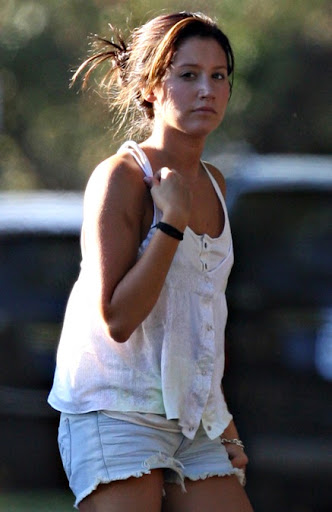 ashley-tisdale-new-tattoo (2).jpg
