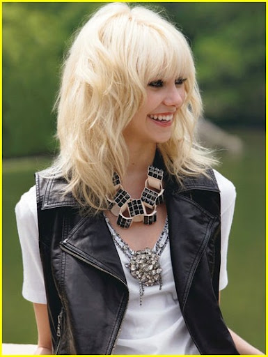 taylor-momsen-teen-vogue-september-09-cover-05.jpg
