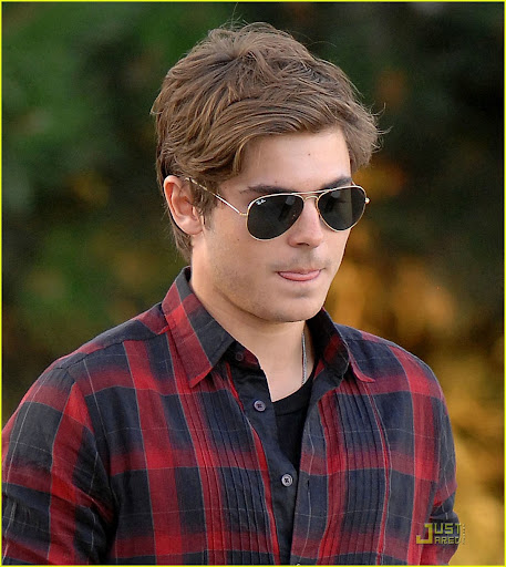 zac-efron-amanda-crew-05.jpg