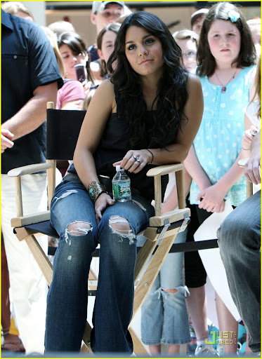 vanessa-hudgens-blushing-boston-04.jpg