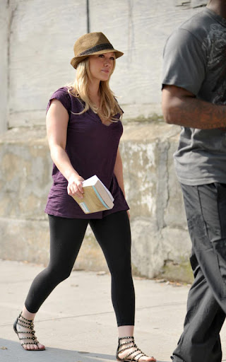 33009, NEW YORK, NEW YORK - Monday August 3 2009. Hilary Duff turns up bright and early for her first day on the "Gossip Girl" set. The former Disney star, who has signed on for a multi-episode appearance in the popular teen show, carried a Jodi Piccoult book as she made her way to her trailer. Photograph: PacificCoastNews.com**FEE MUST BE AGREED PRIOR TO USAGE***UK OFFICE:+44 131 557 7760/7761 US OFFICE:1 310 261 9676