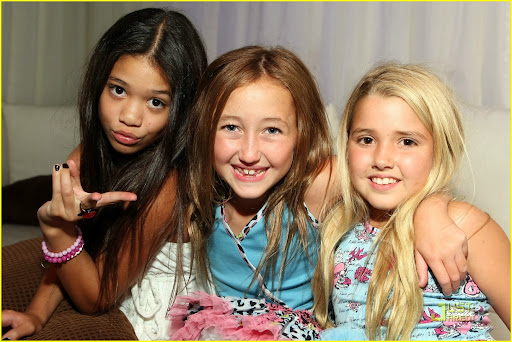 noah-cyrus-keana-texeira-tca-party-01.jpg