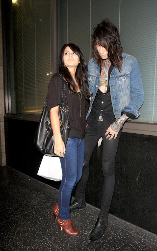 33362, WEST HOLLYWOOD, CALIFORNIA - Monday August 17 2009. Trace Cyrus takes a Demi Lovato-a-like for a romantic date at Katsuya. The "Metro Station" star and older brother of tweeny princess Miley Cyrus smooched his new lady infront of a gathering of paparazzi before driving her home for the evening. Trace recently split from Disney darling Demi Lovato. Photograph: © Hellmuth Dominguez, PacificCoastNews.com**FEE MUST BE AGREED PRIOR TO USAGE***UK OFFICE:+44 131 557 7760/7761 US OFFICE:1 310 261 9676