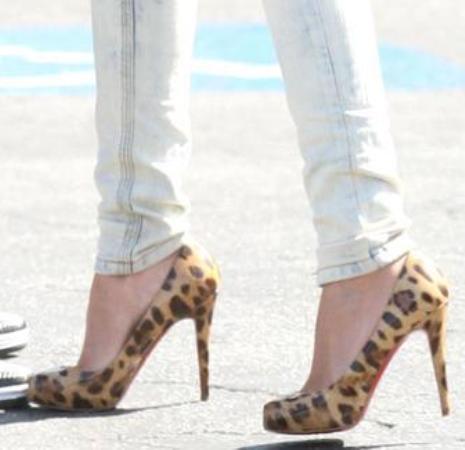 ashley-tisdale-leopard-print-heels (14).jpg