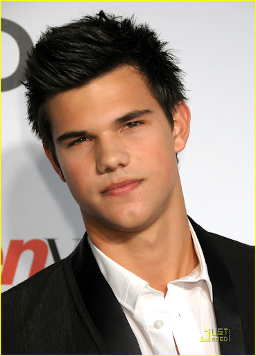 LOS ANGELES, CA - SEPTEMBER 25:  Actor Taylor Lautner arrives at 7th Annual Teen Vogue Young Hollywood Party at MILK Studios on September 25, 2009 in Los Angeles, California.  (Photo by Charley Gallay/Getty Images)