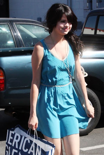 selena-recording (3)_0.jpg