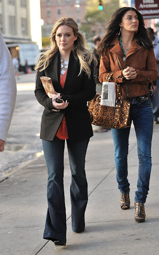 34501, NEW YORK, NEW YORK - Tuesday September 29 2009. Hilary Duff (left) and Jessica Szhor up bright and early for another day shooting "Gossip Girl' in New York City. Photograph: PacificCoastNews.com**FEE MUST BE AGREED PRIOR TO USAGE***UK OFFICE:+44 131 557 7760/7761 US OFFICE:1 310 261 9676