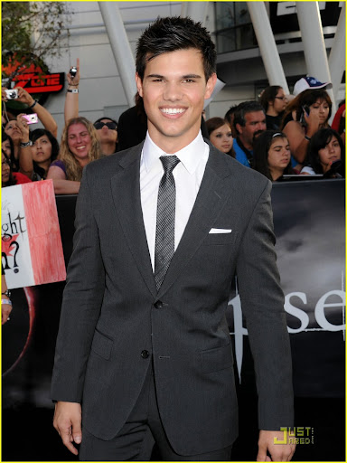LOS ANGELES, CA - JUNE 24: Actor Taylor Lautner arrives at the premiere of Summit Entertainment's "The Twilight Saga: Eclipse" during the 2010 Los Angeles Film Festival at Nokia Theatre L.A. Live on June 24, 2010 in Los Angeles, California. (Photo by Jason Merritt/Getty Images)