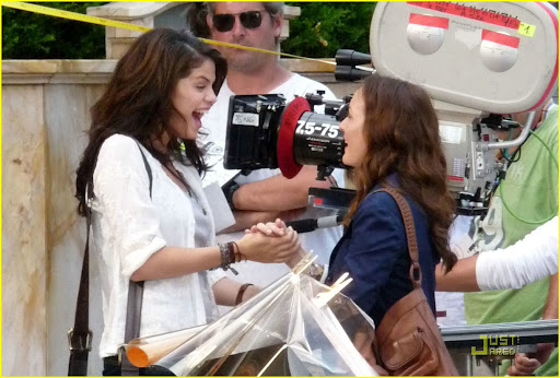 © BAUER-GRIFFIN.COM***NO CANADA RIGHTS***Selena Gomez, Leighton Meester, and Katie Cassidy practice a playful handshake while on the set of "Monte Carlo" outside the Hotel De Paris. NON-EXCLUSIVE      June 29, 2010Job: 70352EX       Monte Carlo, Monacowww.bauergriffin.comwww.bauergriffinonline.com