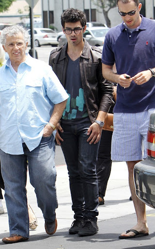 full_joe_jonas_013_wenn5511451.jpg