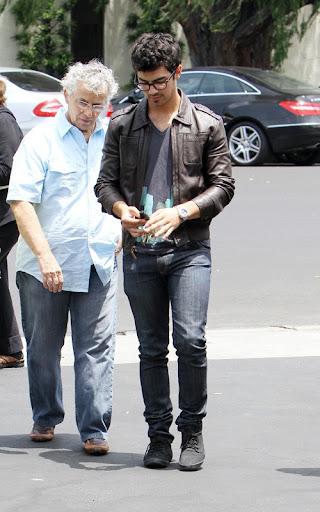full_joe_jonas_011_wenn5511453.jpg