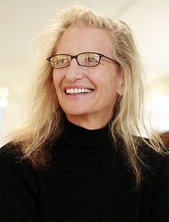 450px-Annie_Leibovitz-SF-1-Crop 450px-Annie_Leibovitz-SF-1-Crop