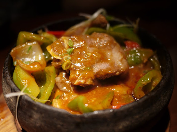 石窩牛仔骨 (RMB35), 牛比較肥，同埋略為咸左 d. 牛件唔多，有好多蔬菜