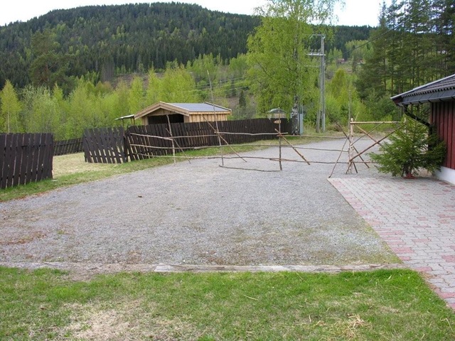 [Alpakkaene inn i hagen 004[2].jpg]