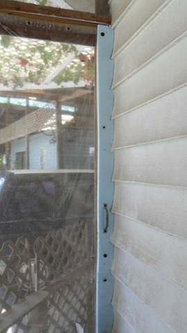 [Insulation down the crack[3].jpg]