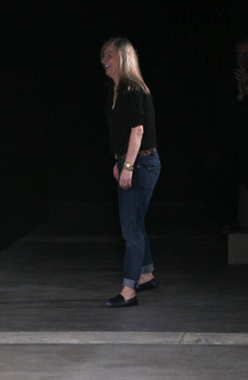 McQueen FallWinter 2011 Sarah Burton Turns Out Royal Wedding-Worthy Collection (PHOTOS) - Mozilla Firefox 4182011 121141 PM.bmp McQueen FallWinter 2011 Sarah Burton Turns Out Royal Wedding-Worthy Collection (PHOTOS) - Mozilla Firefox 4182011 121141 PM.bmp