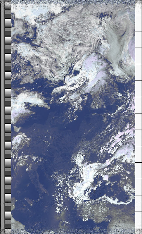 NOAA 18 northbound 51E at 10 Jul 2010 11:28:50 GMT on 137.9125MHz, HVCT enhancement, Normal projection, Channel A: 1 (visible), Channel B: 4 (thermal infrared)