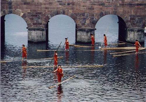 New Sport, Single Bamboo Cane Water Race: Cool Chinese Sport!