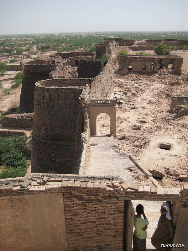 Image Dimension: 600x800 :: Derawar Fort: Large Square Fortress In Pakistan Derawar Fort: Large Square Fortress In Pakistan