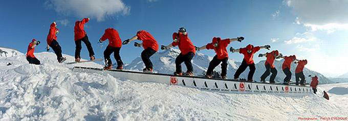 Great Burst-Mode Photography: Ice Skating, Diving, Skateboarding, Biking, Paragliding, Skiing