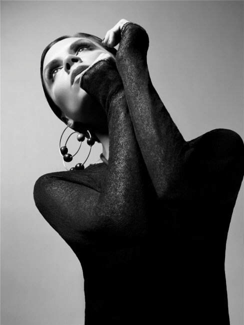 Victoria Beckham Photoshoot/Profile