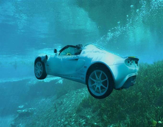 The Scuba Car: Rinspeed sQuba is an amphibious convertible that can completely submerge itself underwater