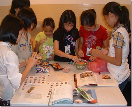 JC MD 04 - Girls decorating