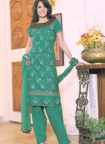 [Green Thread Embroiderd Salwar Kameez[4].jpg]