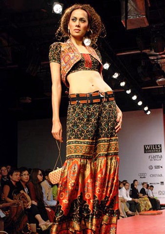 [Ritu kumar's summer wear collection at LFW_9[2].jpg]