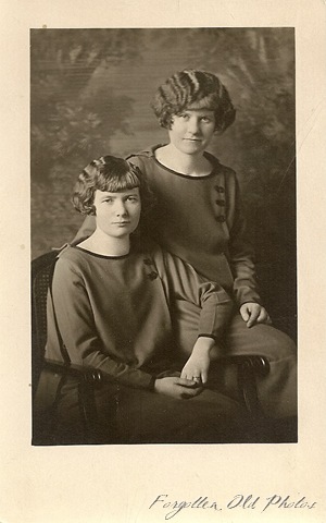 minda and jena Hjellum minda and jena Hjellum