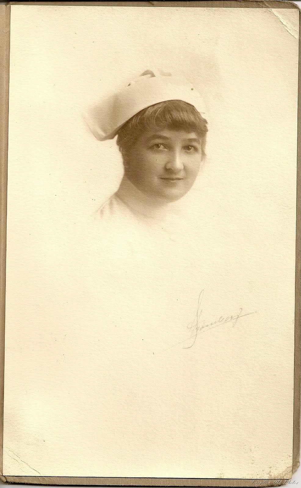 [Nurses cap[14].jpg]