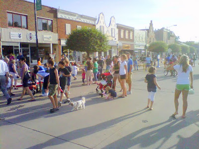 Families fill downtown Pella for "Thursdays in Pella"